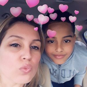 Meet your Posher, Yanet